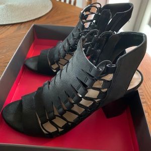 Vince Camuto peep toe sandals 61/2 M
